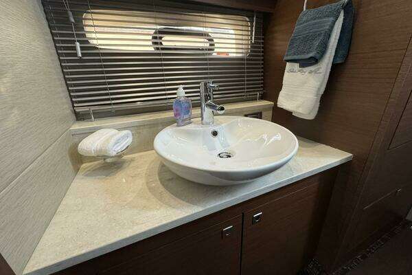 Sea Ray 470 Sundancer Yacht For Sale