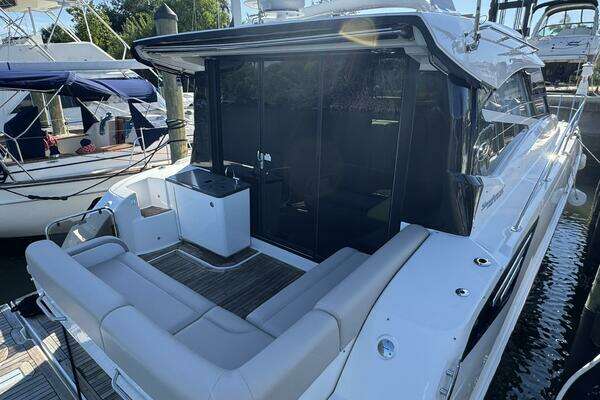 Sea Ray 470 Sundancer Yacht For Sale