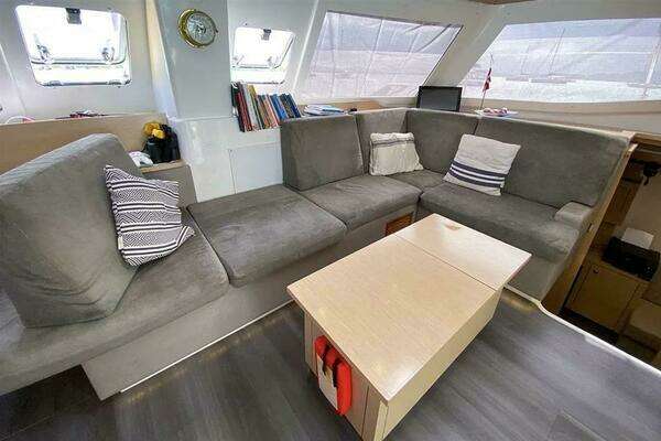 Fountaine Pajot Helia 44 Yacht For Sale