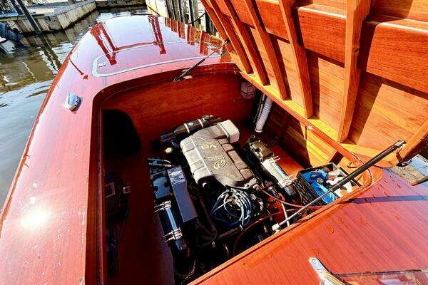 Custom 30 Gentleman's Racer Yacht For Sale