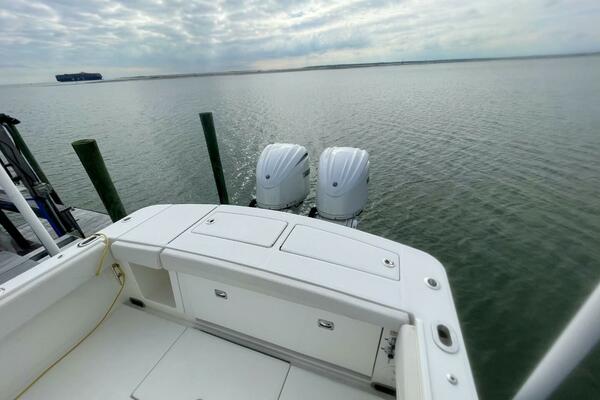 R amp R 28ft Regulator Yacht For Sale