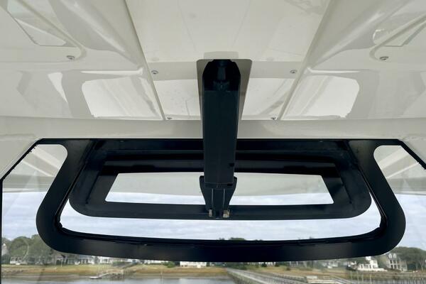 R amp R 28ft Regulator Yacht For Sale