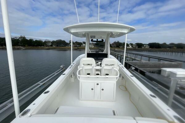 R amp R 28ft Regulator Yacht For Sale