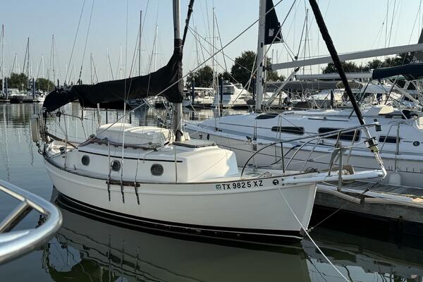 Stardust 25ft Pacific Seacraft Yacht For Sale