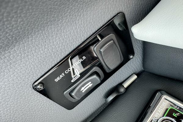 Belle Vie 29ft Regal Yacht For Sale