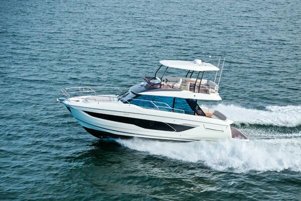 026 Prestige F4.3 Flybridge 