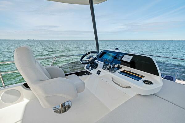 2026 Prestige F4.3 Flybridge 