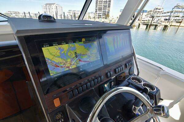 Pursuit 358 S Yacht For Sale