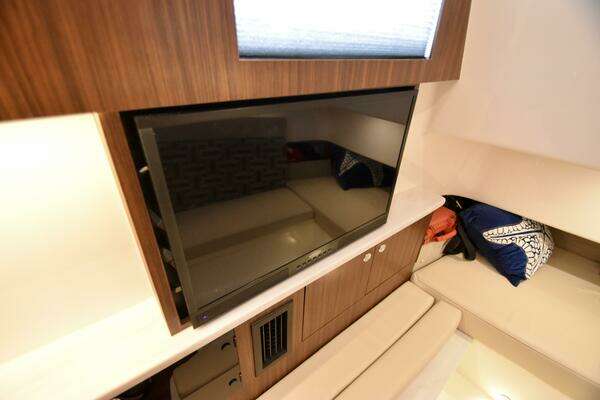 Pursuit 358 S Yacht For Sale