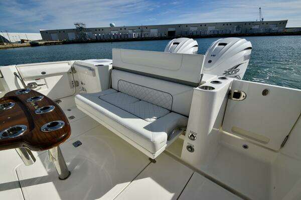 Pursuit 358 S Yacht For Sale