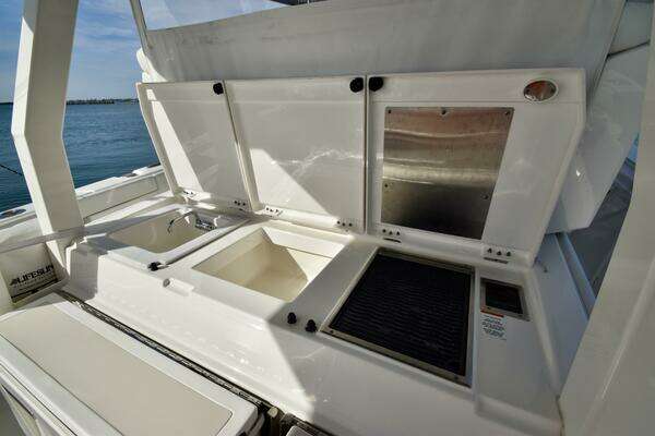 Pursuit 358 S Yacht For Sale