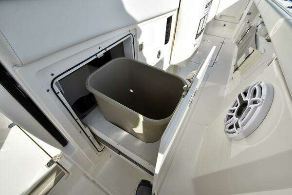 Pursuit 358 S Yacht For Sale