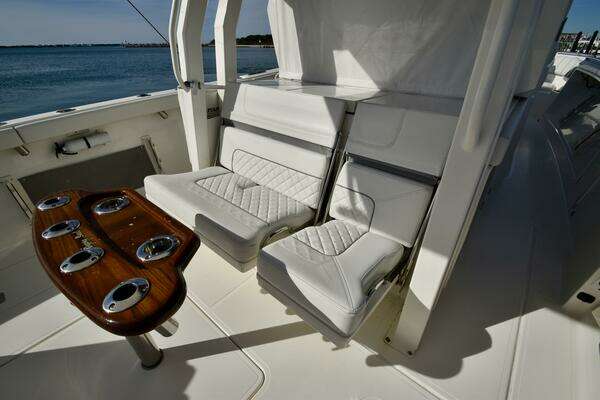 Pursuit 358 S Yacht For Sale