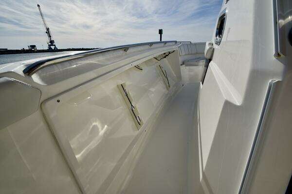 Pursuit 358 S Yacht For Sale