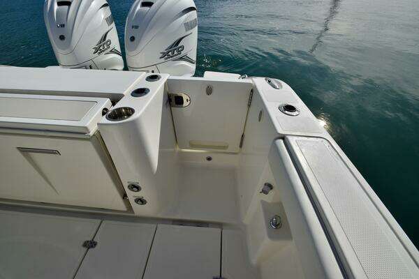 Pursuit 358 S Yacht For Sale