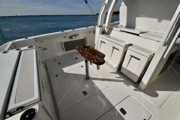 Pursuit 358 S Yacht For Sale