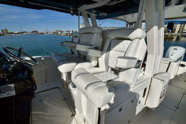 Pursuit 358 S Yacht For Sale