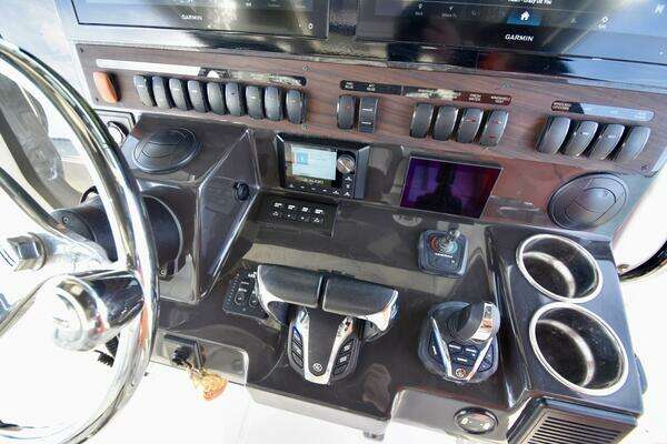 Pursuit 358 S Yacht For Sale