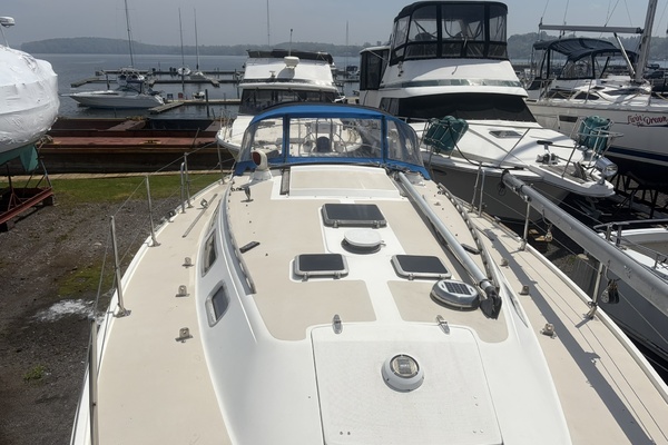 Unsightly 36ft Catalina Yacht For Sale