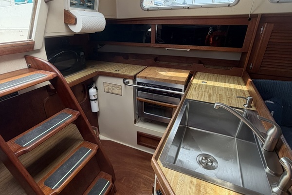 Unsightly 36ft Catalina Yacht For Sale