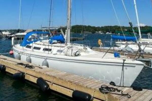Unsightly 36ft Catalina Yacht For Sale