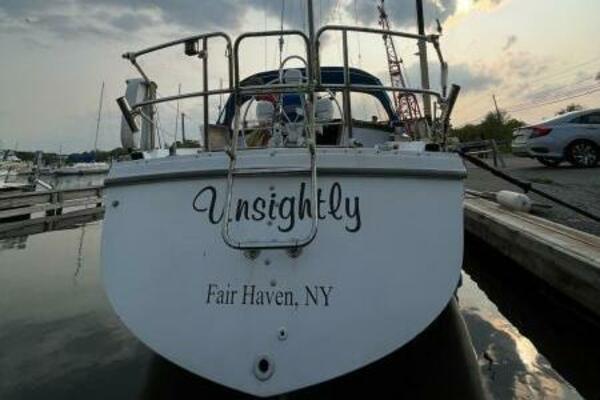 Unsightly 36ft Catalina Yacht For Sale