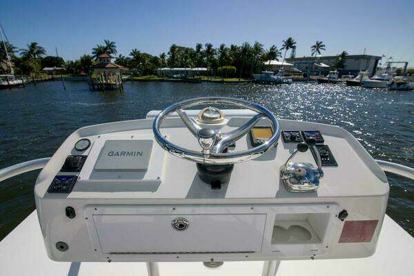 Luhrs 37 Canyon Express Yacht For Sale