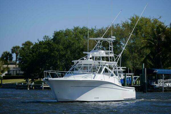 Luhrs 37 Canyon Express Yacht For Sale