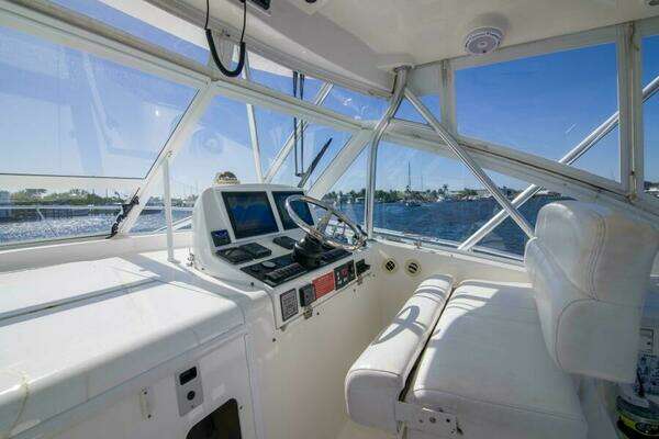 Luhrs 37 Canyon Express Yacht For Sale