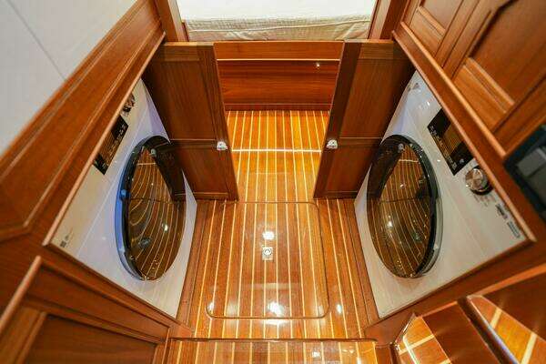 Marlow Explorer 53E-CB Yacht For Sale