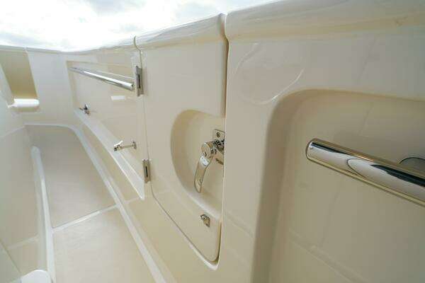 Marlow Explorer 53E-CB Yacht For Sale