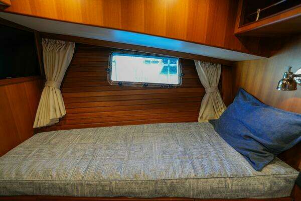 Marlow Explorer 53E-CB Yacht For Sale