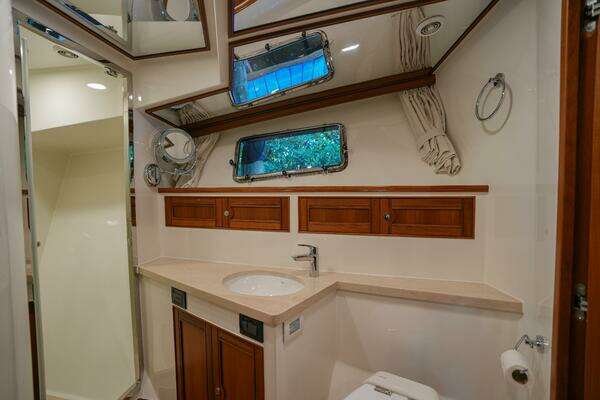 Marlow Explorer 53E-CB Yacht For Sale