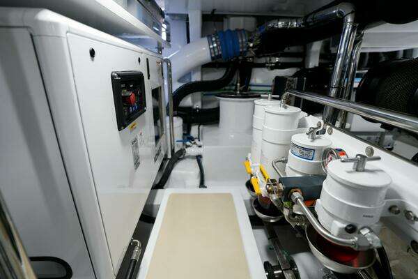 Marlow Explorer 53E-CB Yacht For Sale