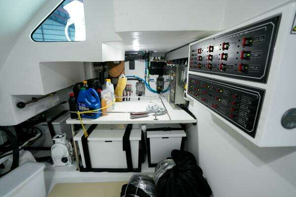 Marlow Explorer 53E-CB Yacht For Sale