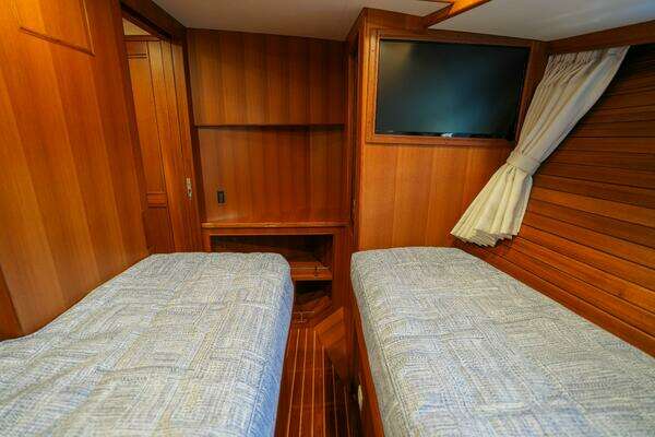 Marlow Explorer 53E-CB Yacht For Sale