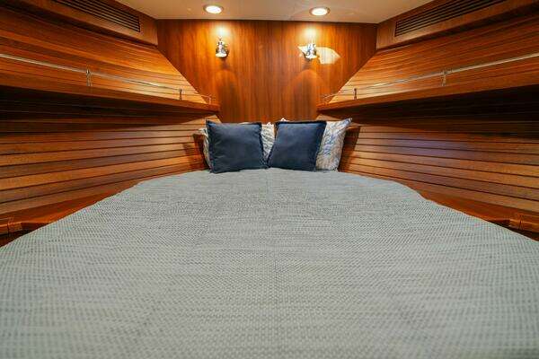 Marlow Explorer 53E-CB Yacht For Sale