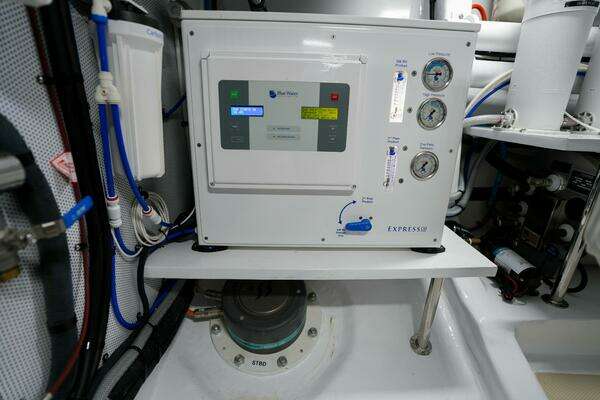 Marlow Explorer 53E-CB Yacht For Sale