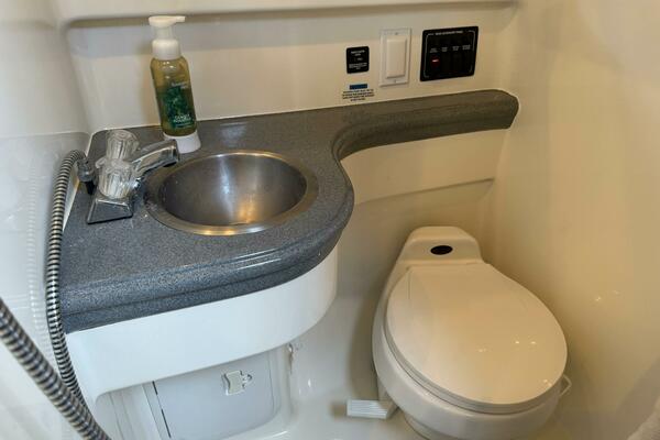 26ft Wellcraft Yacht For Sale