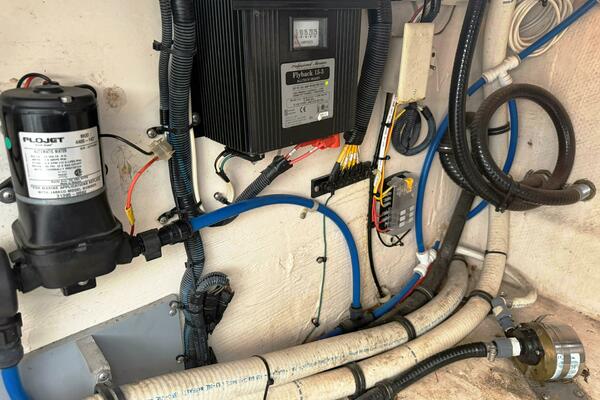 26ft Wellcraft Yacht For Sale