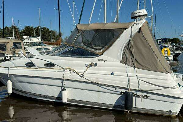 Photo of the 2002 Wellcraft Martinique 2600