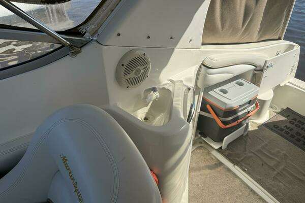 Photo of the 2002 Wellcraft Martinique 2600