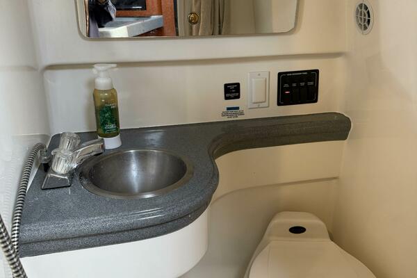 26ft Wellcraft Yacht For Sale