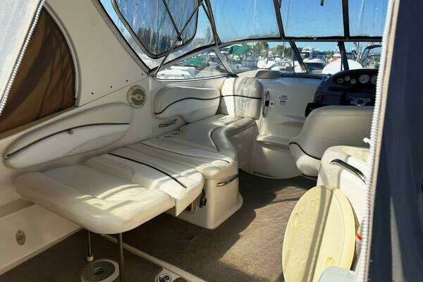 Photo of the 2002 Wellcraft Martinique 2600