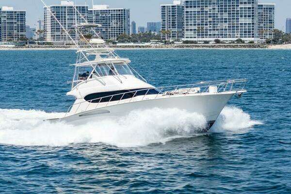 Hatteras 54 Convertible Yacht For Sale