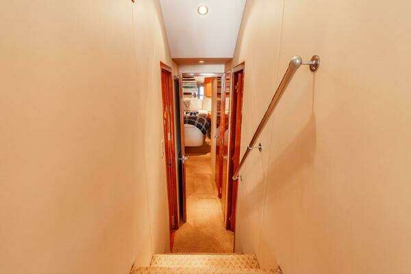 Hatteras 54 Convertible Yacht For Sale