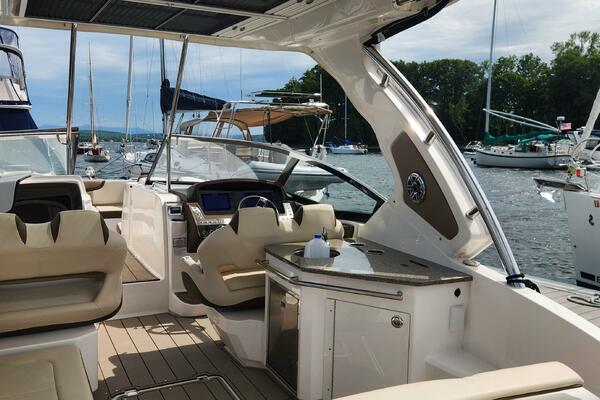 Black Diamond 33ft Chaparral Yacht For Sale