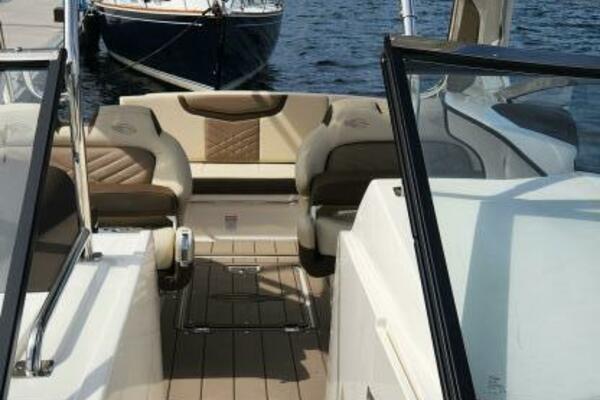 Black Diamond 33ft Chaparral Yacht For Sale