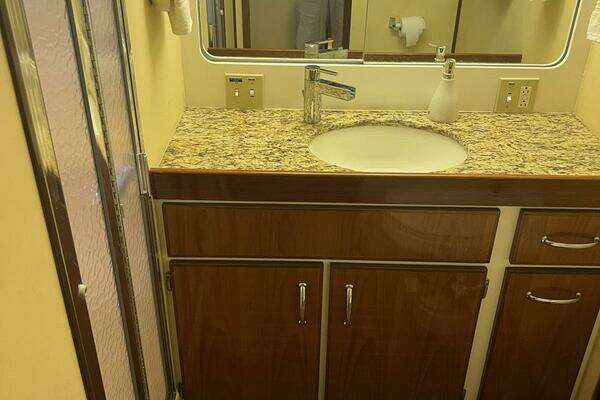 Hatteras Motor Yacht Yacht For Sale