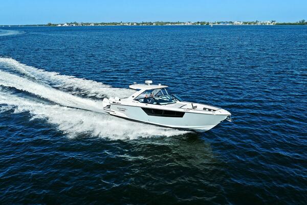 2023 Monterey 385 SS - Profile